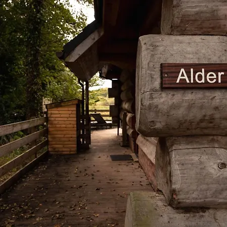 Tatil Evi Alder With Hot-tub *