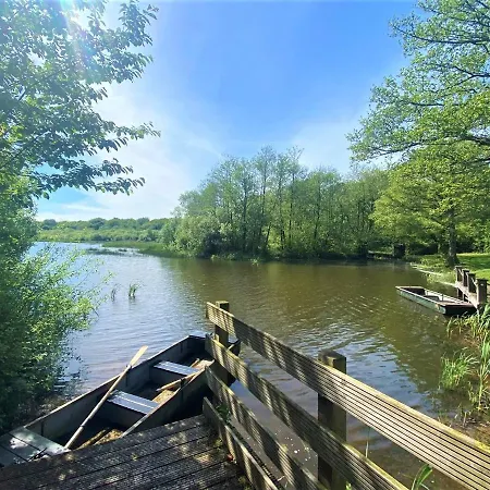 Alder With Hot-tub Ferienhaus *