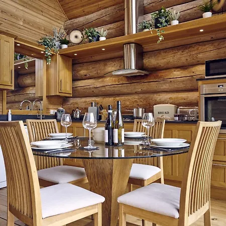 Alder With Hot-tub *