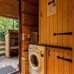 펜션 Alder With Hot-tub *