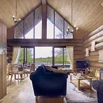 펜션 Alder With Hot-tub
