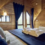 Alder With Hot-tub 펜션